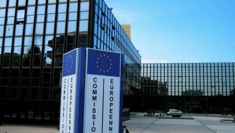 Robban az atombomba? Brüsszel határozott intézkedéseket ígért a román jogállamisági helyzet ügyében