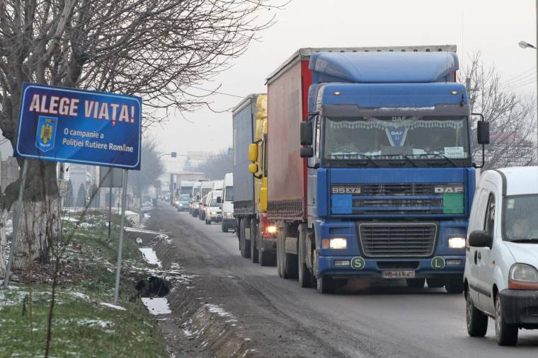 Tüntettek a fuvarozók, csütörtökön újabb tiltakozó akcióra készülnek