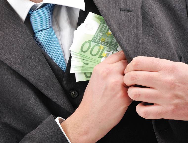 A kormányt és a parlamentet tartják a legkorruptabbnak a romániaiak, de az önkormányzatok megítélése sem túl fényes