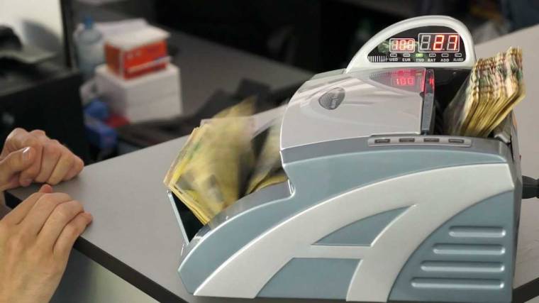 Rászállt az adóhatóság a bankokra – továbbra is nagy hasznot húzna az állam a kapzsisági adóból