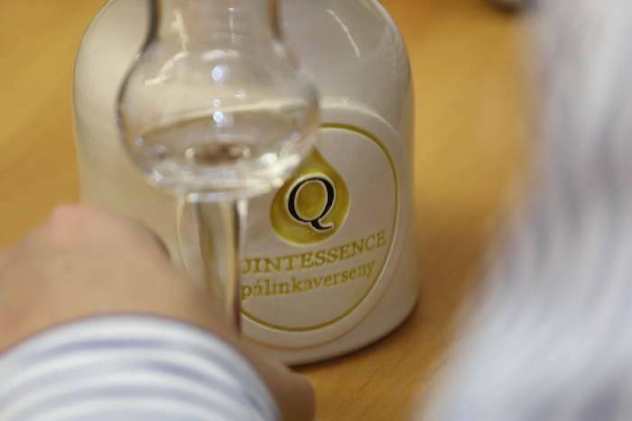 Taroltak Ongán a székely pálinkák