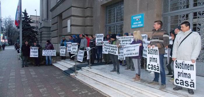 A bankok után a polgárok is felemelték hangjukat a hitelcseretörvény ellen