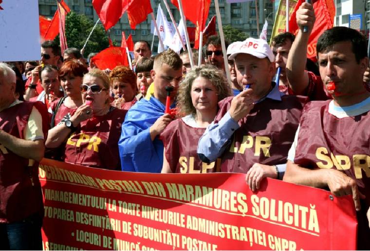 Tüntettek a postások: nagyobb béreket, jobb feltételeket várnak