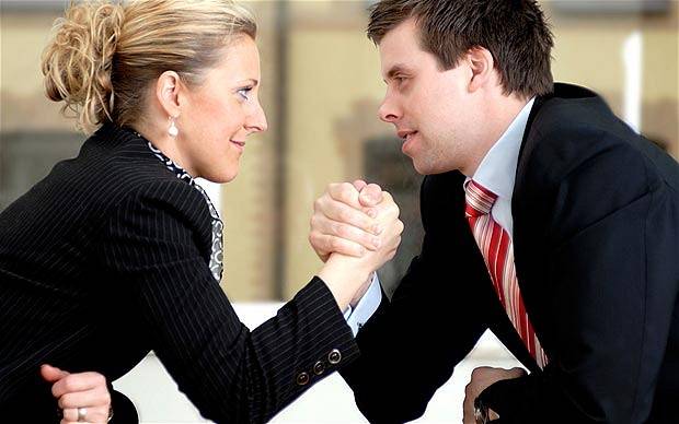 Még mindig kevesebbet keresnek a nők