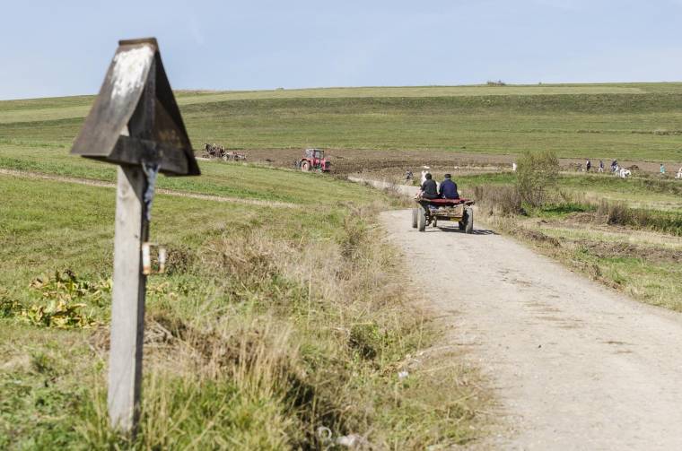Sok a köves vagy földút Romániában