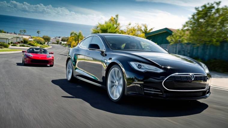 Száguldás töltés nélkül