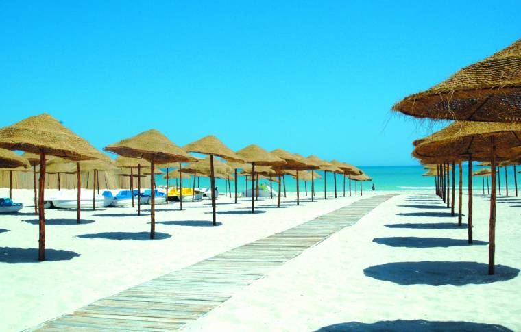 Sok utazási iroda maradt engedély nélkül