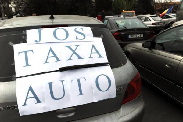 Győztek? Úgy tűnik, egyhamar nem lesz újra regisztrációs adó 