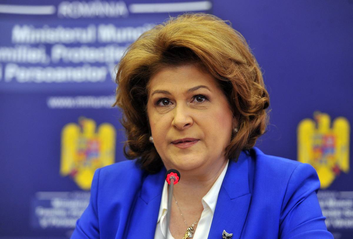 Rovana Plumb. Ideiglenes megbízást kap. Archív 