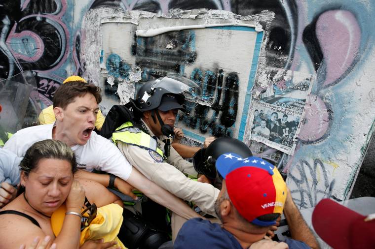 Venezuela: öt dollárért gyújtották fel