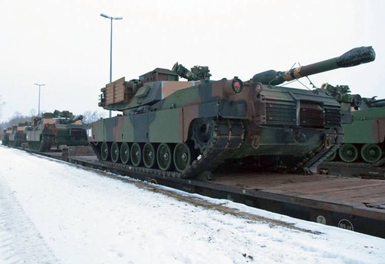 Románián átvonuló katonai konvojokat bemutató kamu videókra figyelmeztet a védelmi minisztérium