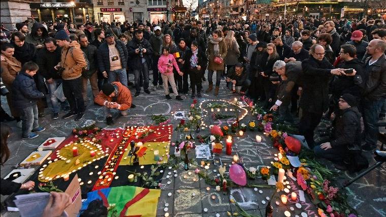 Háromnapos gyász, házkutatások Brüsszelben