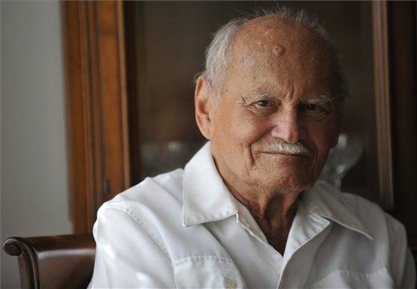 Meghalt Göncz Árpád volt magyar államfő