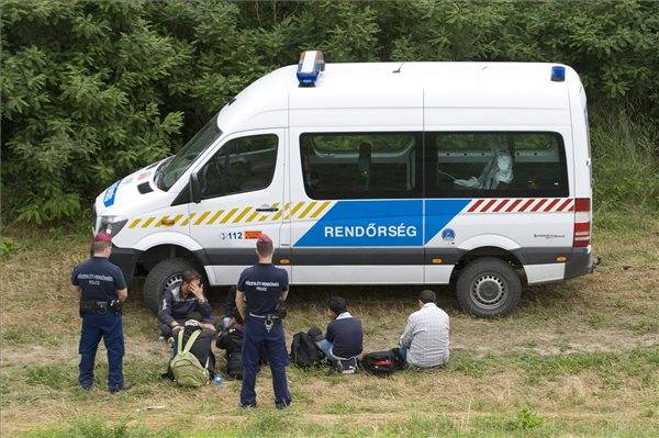 Tömegével érkeznek a határsértők Magyarországra