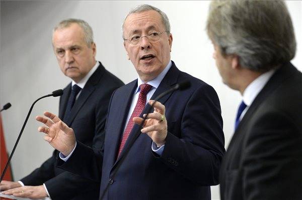 Bakondi: Magyarország felkészült a kerítés építésére a román határon