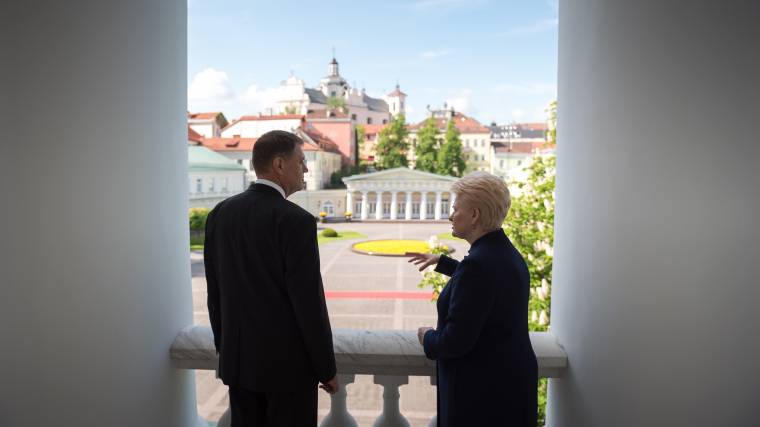 Kötelező migránskvóta: Johannis ellenzi a bírságot