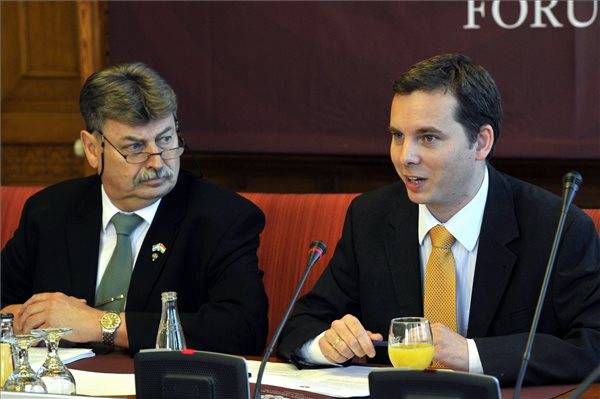 Egységes fellépést sürgetnek az autonómiák érdekében