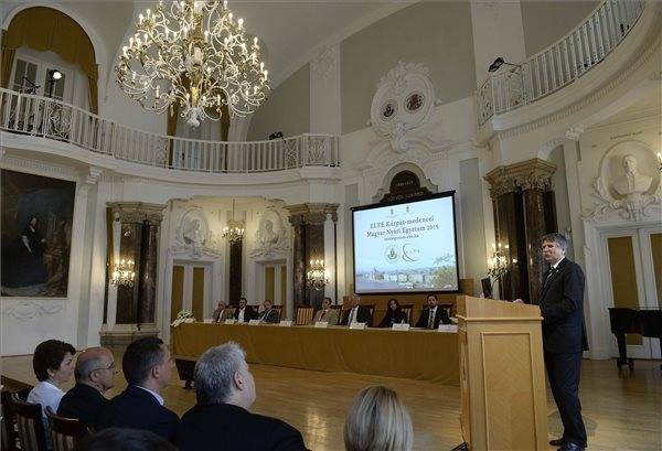 A magyarság összefogó erő lehet Közép-Európában