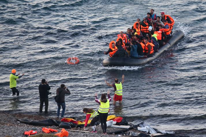 Újabb migránsokat fogadhat be Románia – Bukarest hajlandó fontolóra venni az Olaszországban partra szállt menekültek átvételét