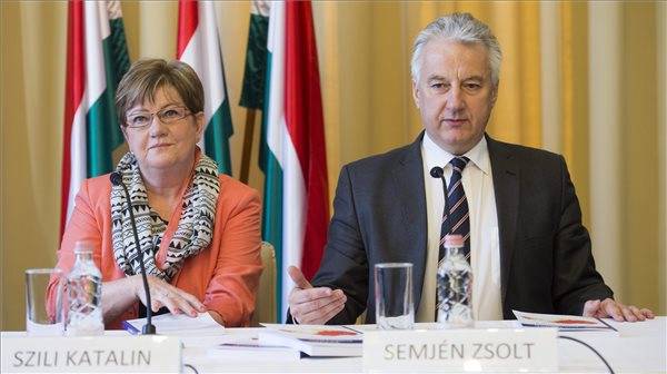 Semjén: ragaszkodni kell az autonómiához