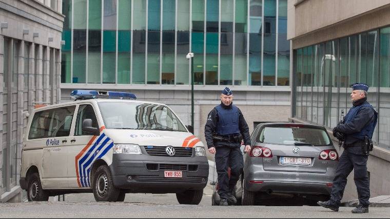 Katonákat gázoltak el Párizsban, „szándékos agresszióról” lehet szó