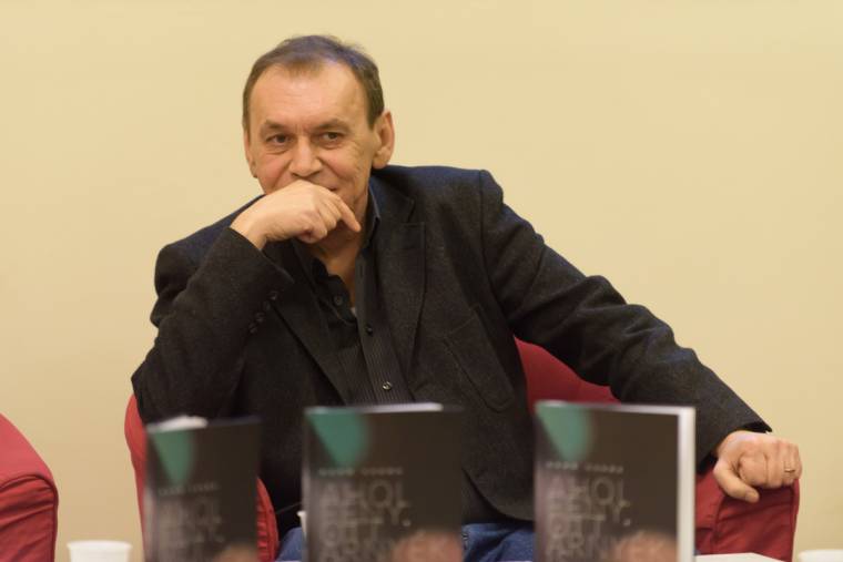 Emlékek Thália templomából Nánó Csaba interjúkötetében