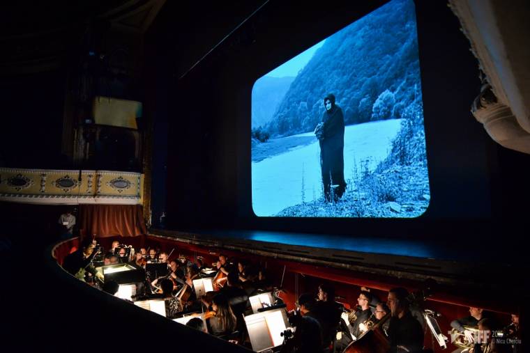 Magyar díszbemutató a TIFF-en: vastapsot kapott Michael Curtiz százéves filmje