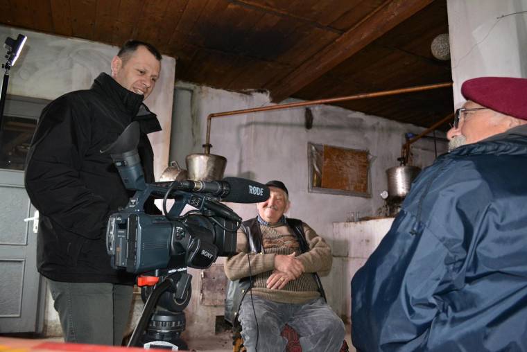 Dokumentumfilm a székely „betyárokról” a csíki Lázár-házban