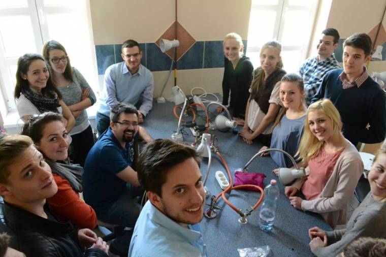 Kétnyelvűsítené népszerű programjait az RMOGYKE