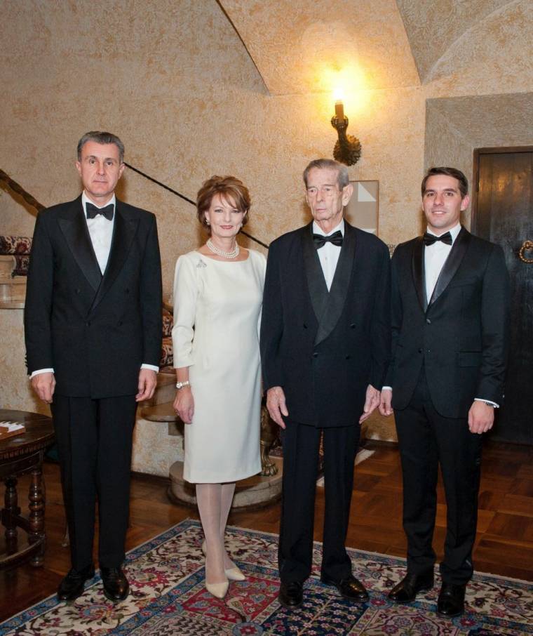 Mihály király „lefokozta” az unokáját