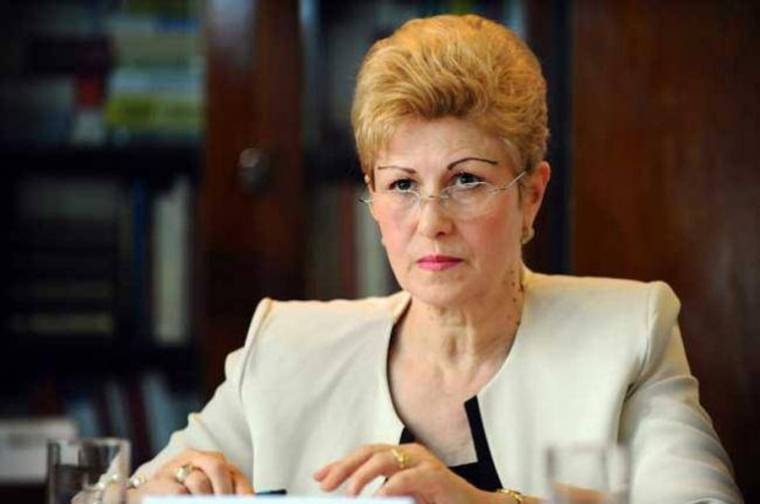 Felfüggesztettel maradt Rarinca
