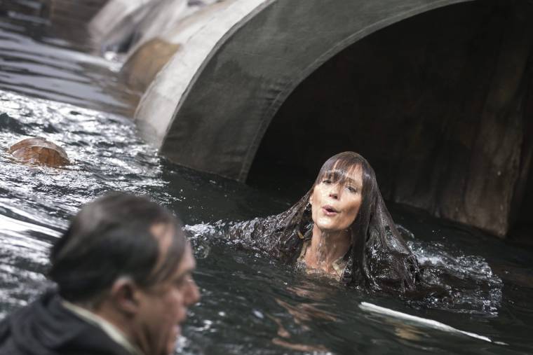 Kosztümös road movie vándorszínészekről