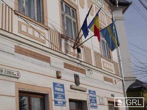 Helyén marad a székely lobogó