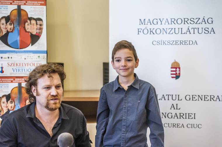 Rajong, és többet tenne a szülőföldjéért Molnár Levente operaénekes