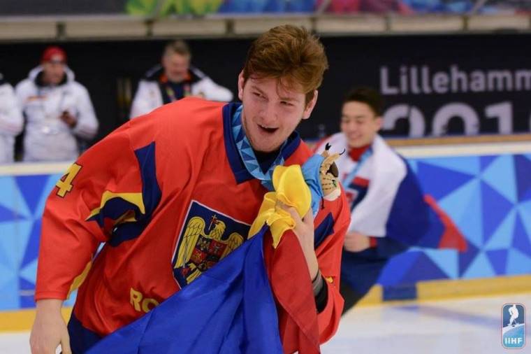 Történelmi román aranyat nyert Lillehammerben a csíki hokis