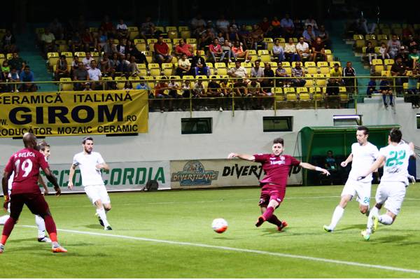 Cristescu büntette a CFR-t – Selymest elküldték a Petrolultól