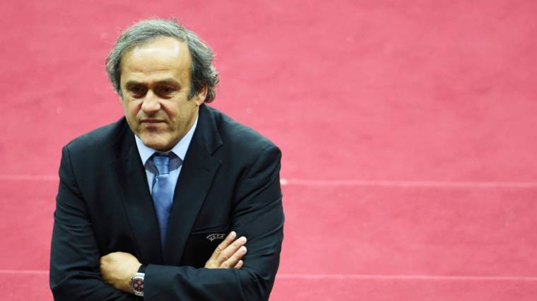 Marad az eltiltás, lemondott Platini