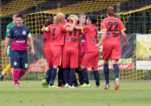 BL-főtáblás a kolozsvári női futballcsapat