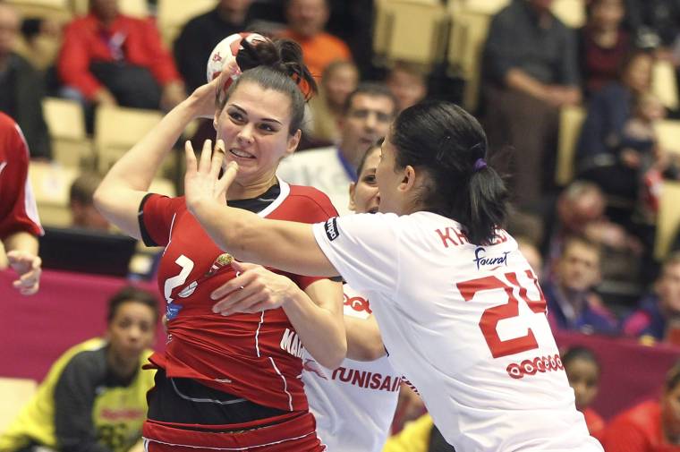 Sima magyar és román győzelem a női kézi-vb első napján