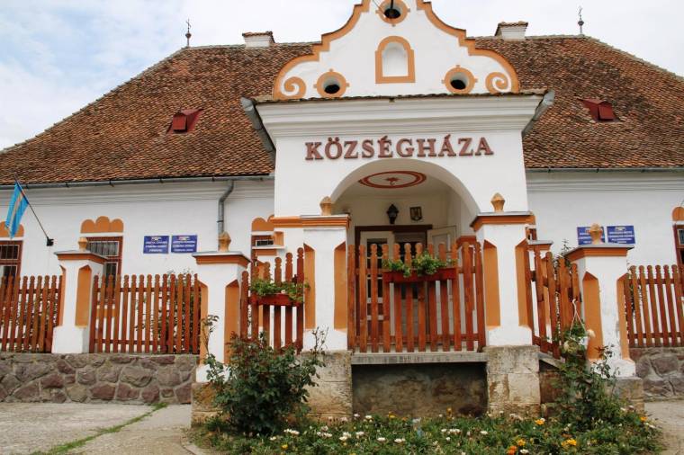 Tekintetes Községháza!