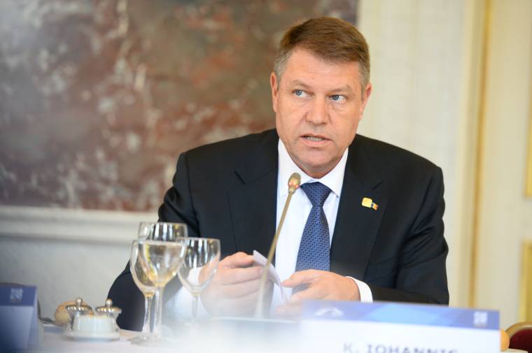 A Moldvát Bukaresttel összekötő autópálya megépítését szorgalmazta Klaus Johannis államfő
