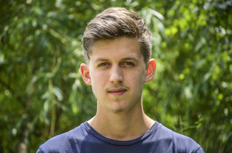 Párizs után otthon szerepel