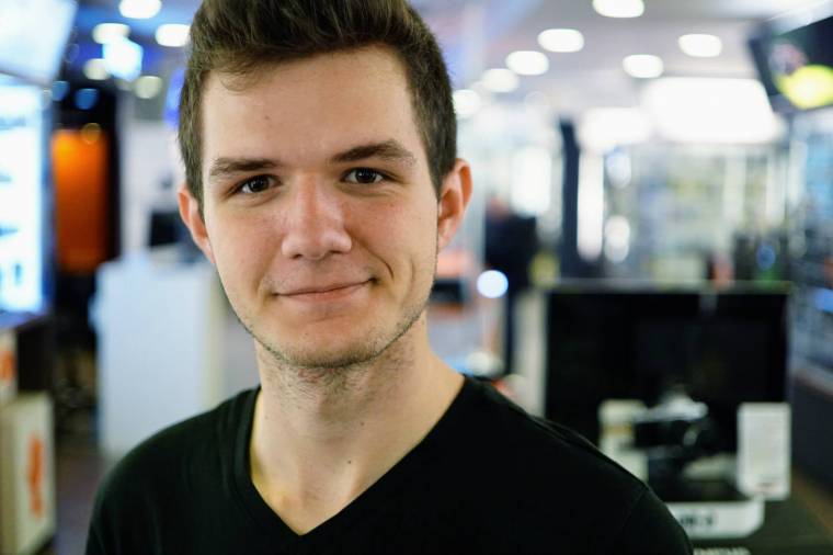 Udvarhelyi fotós Johannis stábjában