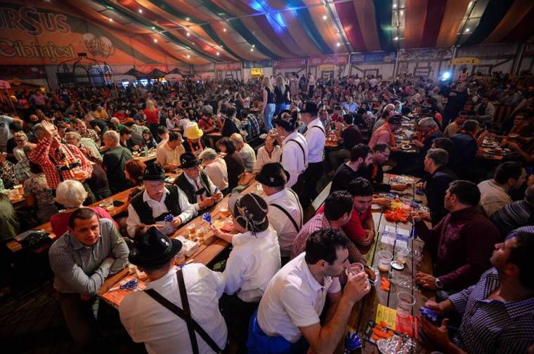 Bajor stílusú sörünnep Nagyszebenben