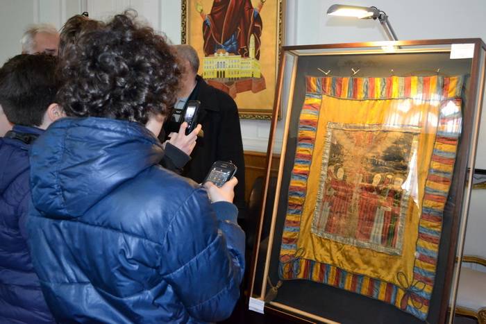 Hamisnak tartják Avram Iancu 105 ezer euróért elkelt zászlaját