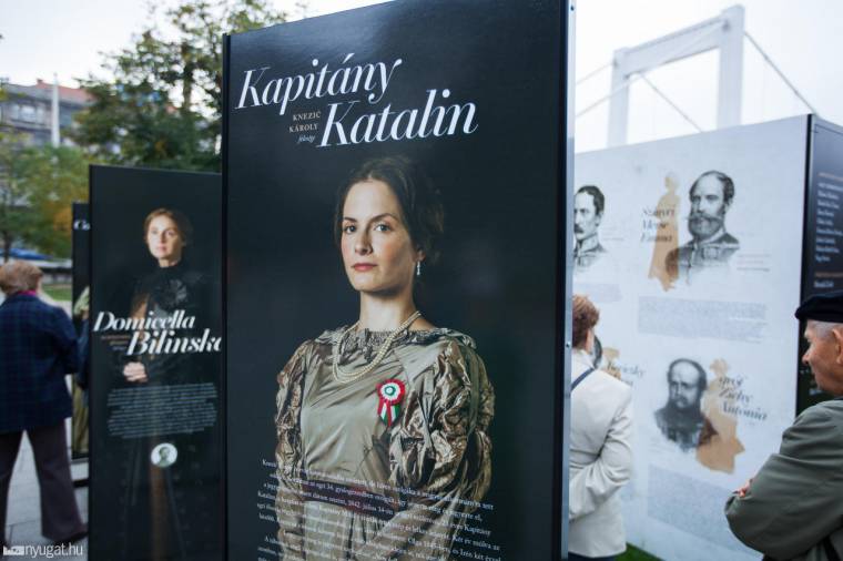 Szabadtéri tárlat nyílt Pesten az aradi vértanúk családjáról