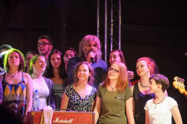 Nyitott kapukat döngetett Hobo Kolozsváron