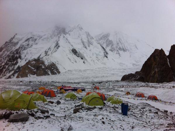 A hármas táborba tart a magyar K2-expedíció