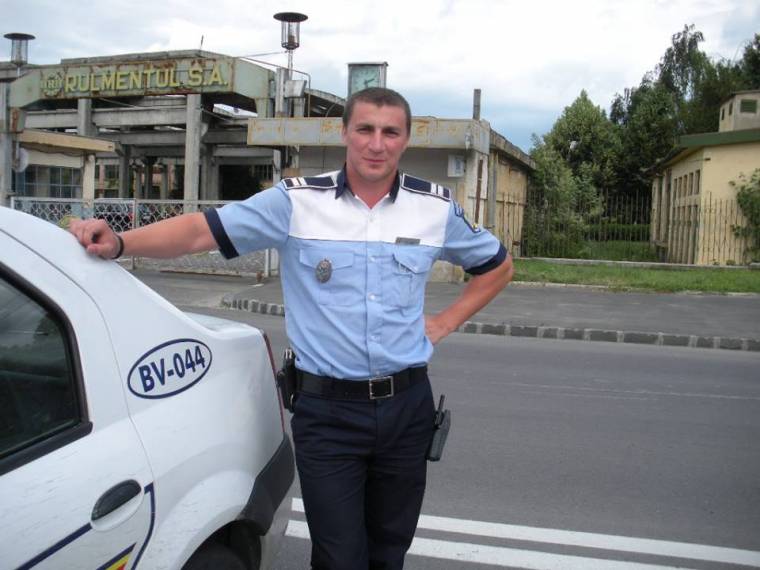 Kiállnak kollégái Godină mellett