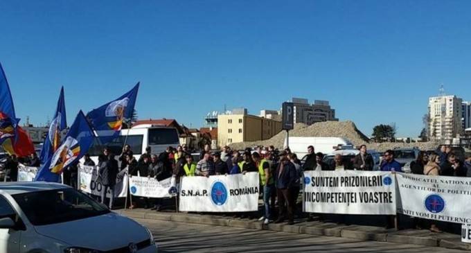 Marian Godină, a népszerű rendőr iránti szolidaritásból tüntettek Brassóban